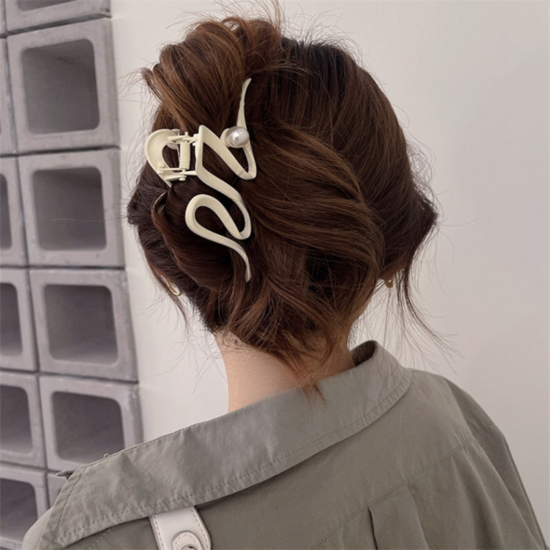 2023 Retro Korea Large Wave Grab Clip Frosted Acrylic Hair Clip Shark Clip Headdress Ladies Girls Fashion Hair Accessories